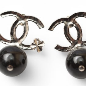 Chanel Earrings CHANEL CC Mark Clover Swing Ball Silver Black B13