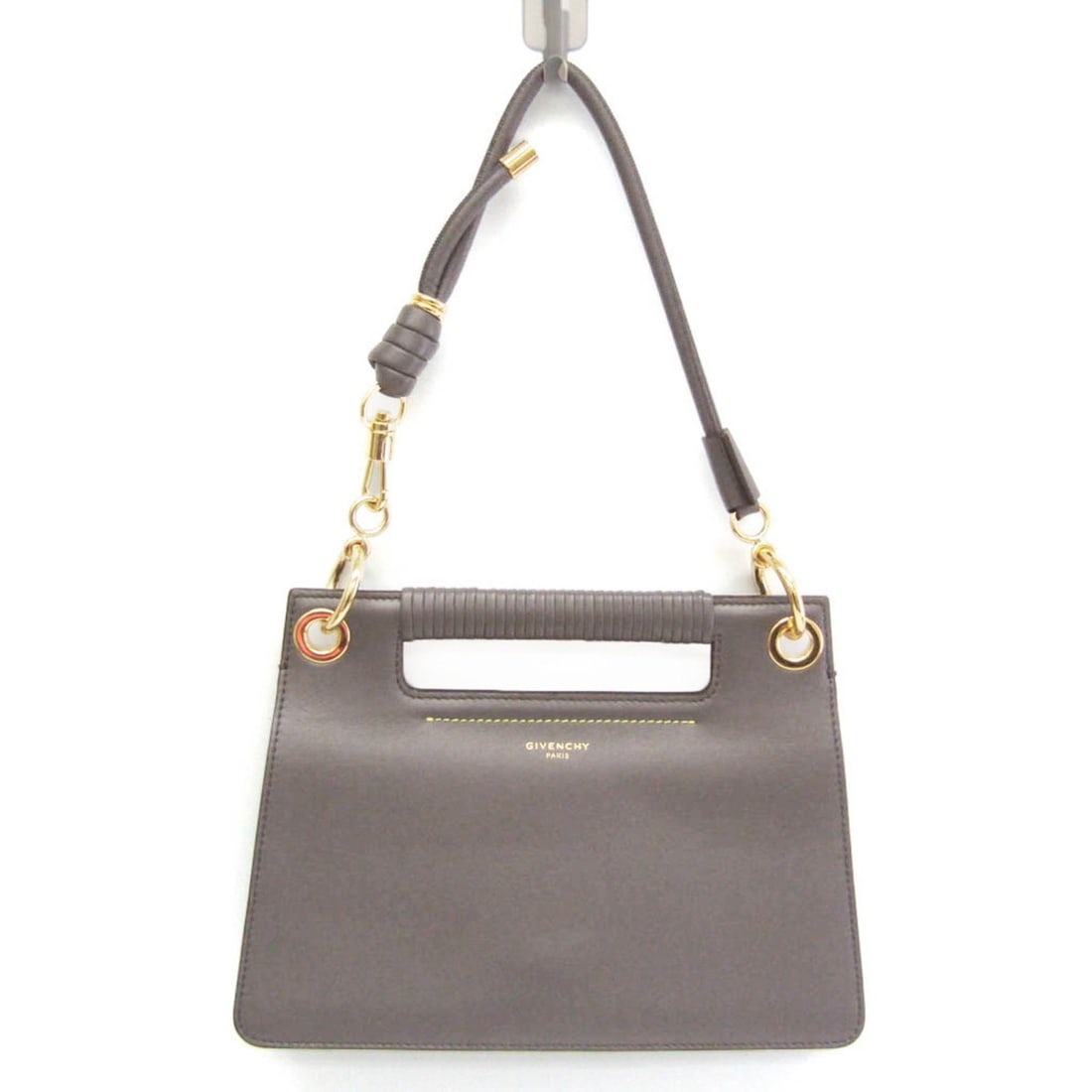 Givenchy BB508ZB0ME Women's Leather Handbag,Shoulder Bag Gray: --- Catalog ---Category: SizeSize (HxWxD): 18cm x 25cm x 4cm / 7.08'' x 9.84'' x 1.57''Category: DesignType: Handbag, Shoulder bagColor: GrayGender: WomenMaterial: Leather Category: GeneralBrand: Give
