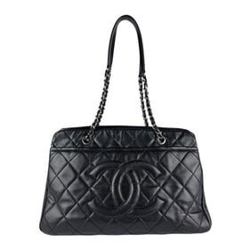 CHANEL Shoulder Bag in Caviar Leather, Black, Women's, Z7415