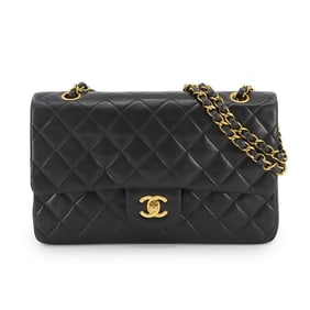 CHANEL Matelasse 25 Chain Shoulder Bag in Black Lambskin with Gold Hardware (A01112)