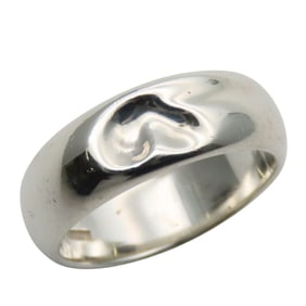 Tiffany & Co. Carved Heart Ring in Sterling Silver by Elsa Peretti for Women.