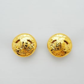Chanel CHANEL Round Matrasse Coco Earrings 94P Gold Women's Quilted Mark
