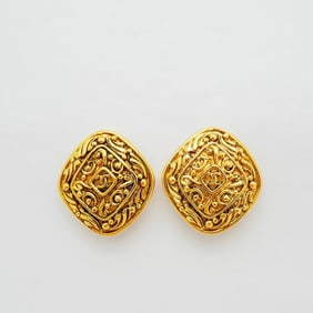 CHANEL Chanel arabesque coco earrings gold small ladies