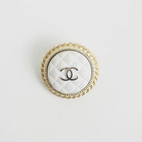 Chanel CHANEL Chaina Matelasse Coco Brooch White x Gold Women's A19C