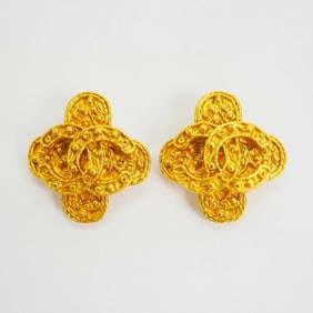 Chanel CHANEL Flower Coco Earrings Gold Women's 94A