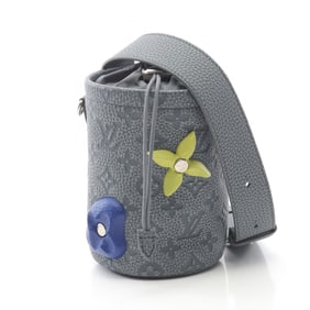 Louis Vuitton Chalk Pouch, Taurillon Climbing Leather, Granite Gray Shoulder Bag, Men's, Multicolor,