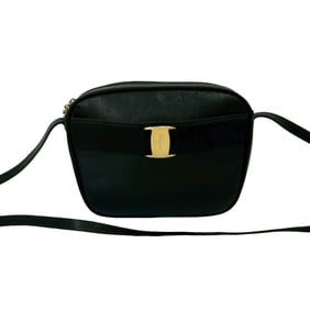 Salvatore Ferragamo Vara Leather Shoulder Bag/Pochette in Black 27551