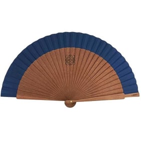 Loewe folding fan ec-24486 in brown and navy with an anagram (301.001.5257000) wood fabric. Portable