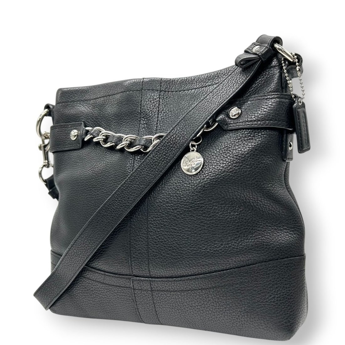 Coach Daisy F18863 Shoulder/Handbag, 2-Way Leather, Black Chain, Silver Hardware, Women's, Size 46: --- Catalog ---Category: SizeSize (HxWxD): 26cm x 30cm x 6cm / 10.23'' x 11.81'' x 2.36''Category: DesignType: Handbag, Shoulder bagColor: BlackGender: WomenCategory: GeneralMPN: F18863Brand: Coach---