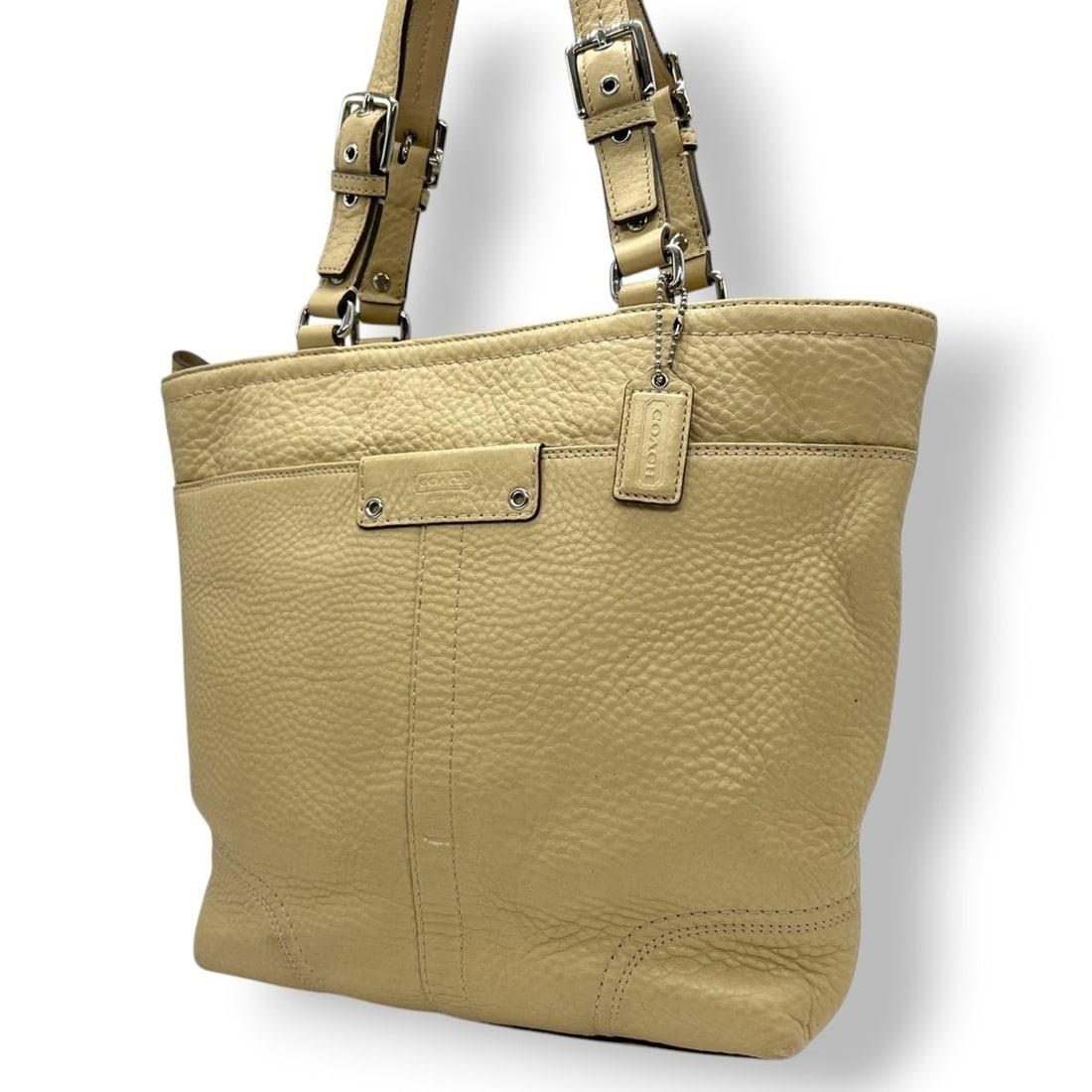 Coach Bleecker F13089 Tote Bag/Shoulder Bag in Beige, Cream, and Ivory with Buckle, Women's, U7: --- Catalog ---Category: SizeSize (HxWxD): 26cm x 33cm x 9cm / 10.23'' x 12.99'' x 3.54''Category: DesignType: Shoulder bag, Tote bagColor: Beige, Cream, IvoryGender: WomenMaterial: Leather Category: