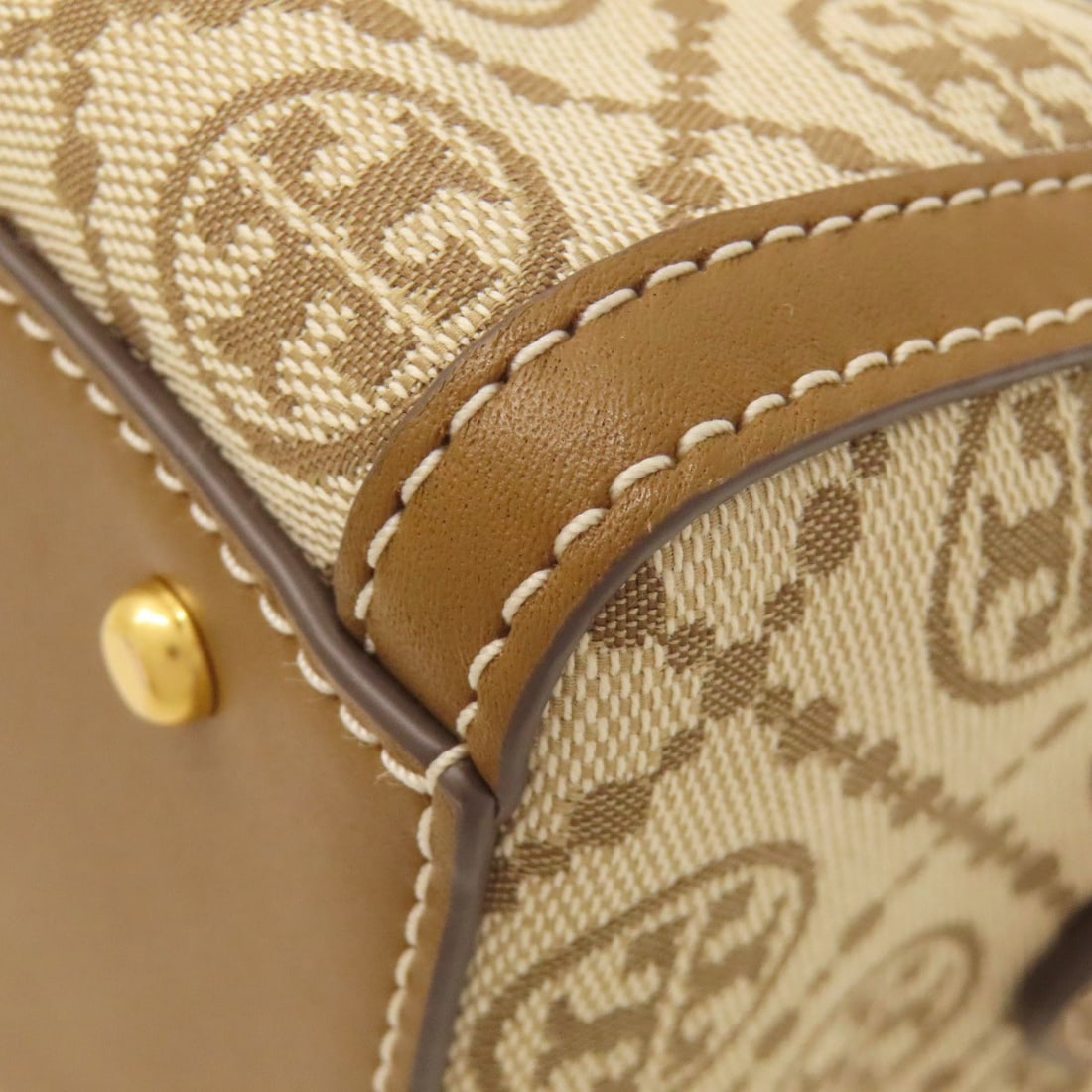 Van Cleef & Arpels Perlée Medium Ring - 16