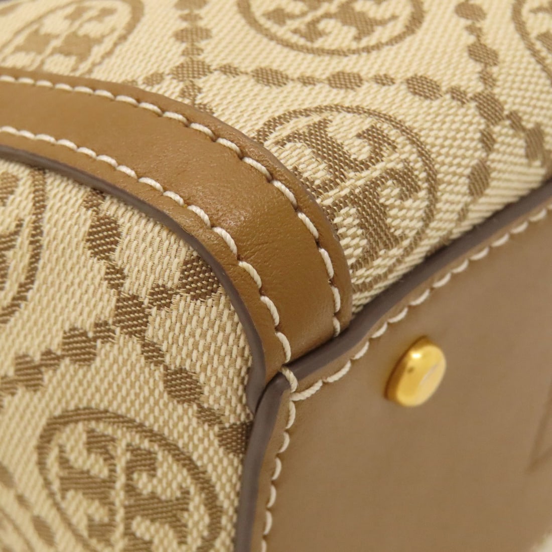 Van Cleef & Arpels Perlée Medium Ring - 17