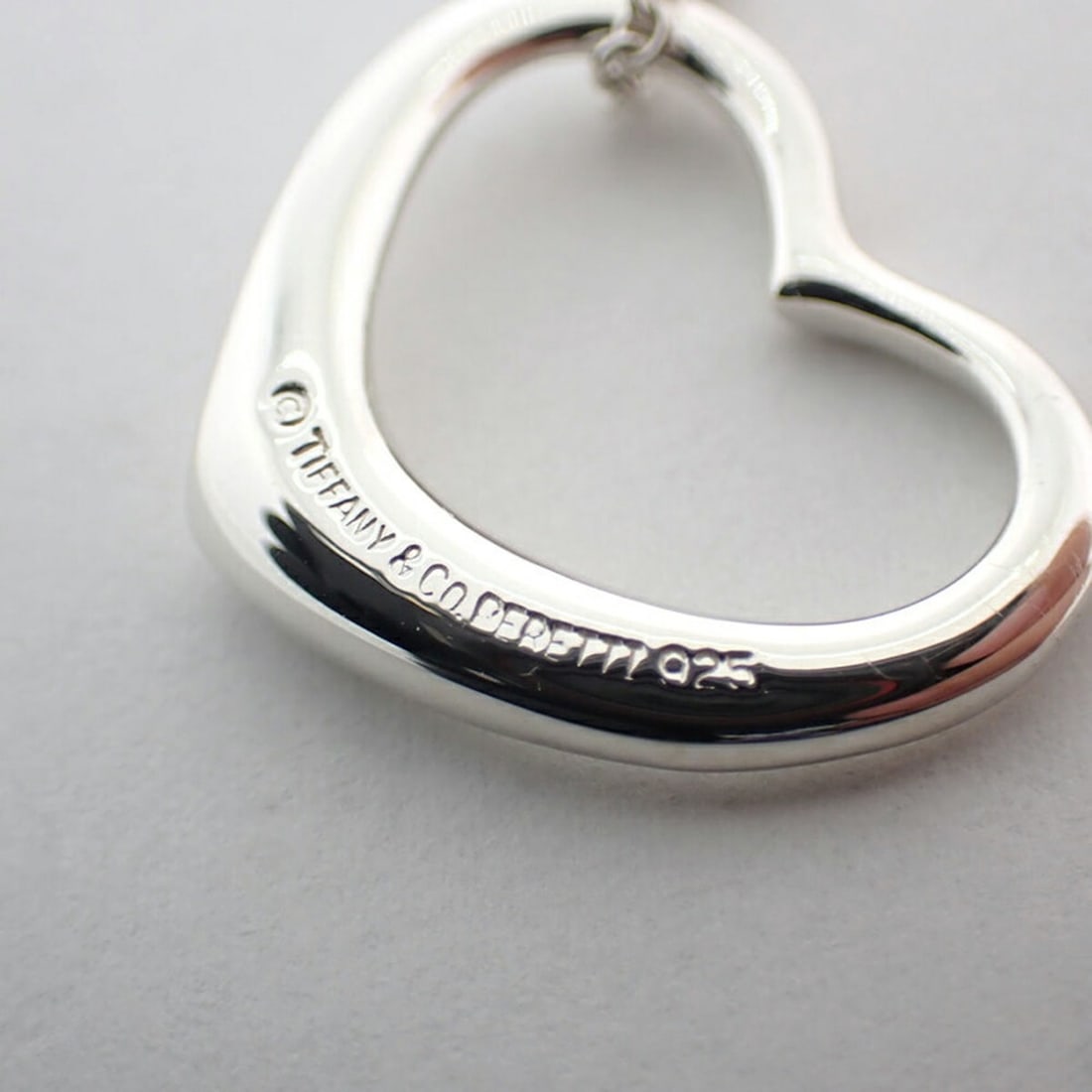 Van Cleef & Arpels Perlée Medium Ring - 9