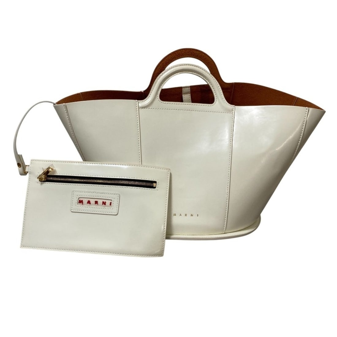 MARNI Tropicalia Bucket Leather Tote Bag with Pouch, White, Women's: --- Catalog ---Category: SizeSize (HxWxD): 20cm x 26cm x 23.5cm / 7.87'' x 10.23'' x 9.25''Category: DesignType: Pouch, Tote bagColor: WhiteGender: WomenCategory: GeneralBrand: Marni--- Item List ---S