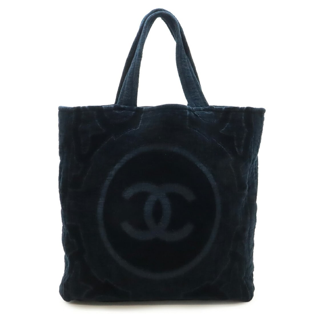 CHANEL Coco Mark Beach Tote, Bag, Large Shoulder Pile, Black, Includes Blanket: --- Catalog ---Category: SizeSize (HxWxD): 44cm x 41.5cm x 10cm / 17.32'' x 16.33'' x 3.93''Category: DesignType: Beach bag, Shoulder bag, Tote bagColor: BlackGender: WomenMaterial: Pile fabric Catego