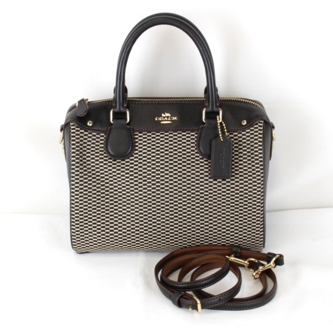 COACH 2-way shoulder bag L1781-F57242 in canvas and leather, black, for women: --- Catalog ---Category: SizeSize (HxWxD): 17cm x 23cm x 12cm / 6.69'' x 9.05'' x 4.72''Category: DesignType: Boston bag, Shoulder bagColor: BlackGender: WomenMaterial: Canvas , Leather Category: Gene