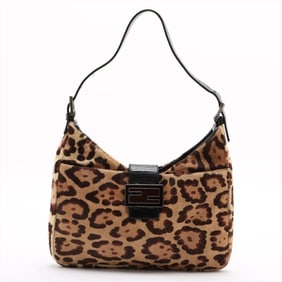 Fendi Mamma Bucket one-shoulder bag in leopard print leather and ponytail.