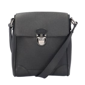 Pre-owned Louis Vuitton Luca Taiga Shoulder Bag in Leather (M31192) Black. Men's.