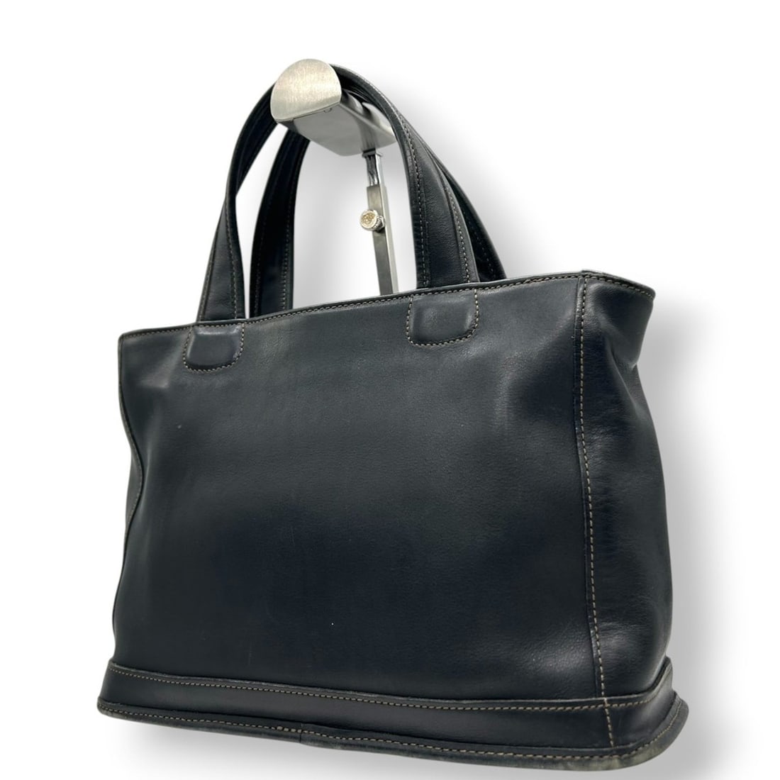 Coach OLD COACH 9303 Tote Bag, Handbag, Leather, Glove-Tanned Black, Women's/Men's, Size s12: --- Catalog ---Category: SizeSize (HxWxD): 21cm x 29cm x 12cm / 8.26'' x 11.41'' x 4.72''Category: DesignType: Handbag, Tote bagColor: BlackGender: Men,WomenMaterial: Leather Category: GeneralMPN: 930