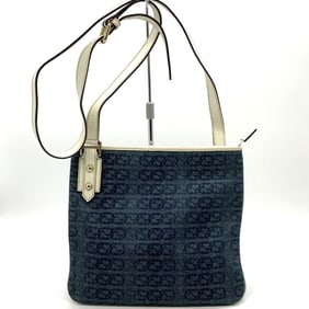 GUCCI 257246 Interlocking Denim Shoulder Bag in Blue, Navy, and White for Women