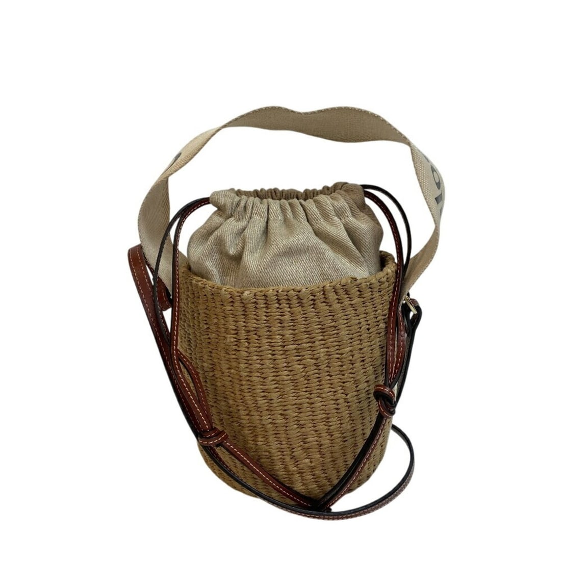 Chloé Chloe Woody Small Basket Shoulder Bag, Beige, Women's, Z0014867: --- Catalog ---Category: SizeSize (HxWxD): 16.5cm x 17cm x 16cm / 6.49'' x 6.69'' x 6.29''Strap Length: 49cm / 19.29''Handle Length: 15cm / 5.9''Category: DesignType: Basket, Shoulder bagColor: BeigeG