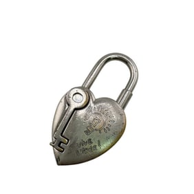 HERMES Viviride Heart Cadena Fantasy Key 2004 Limited Edition Charm Bag Silver Unisex