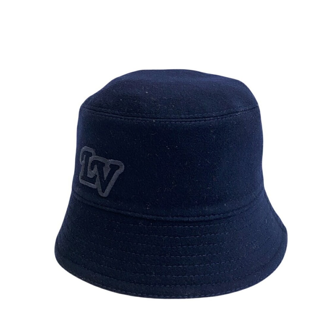 LOUIS VUITTON M7011M Chapeau Bucket Hat Monogram Record Navy Unisex: --- Catalog ---Category: DesignType: Bucket hatColor: Navy, Red colorGender: Men,WomenMaterial: Wool Category: GeneralMPN: M7011MBrand: Louis VuittonCategory: MeasurementsCircumference: 59cm / 23.22''