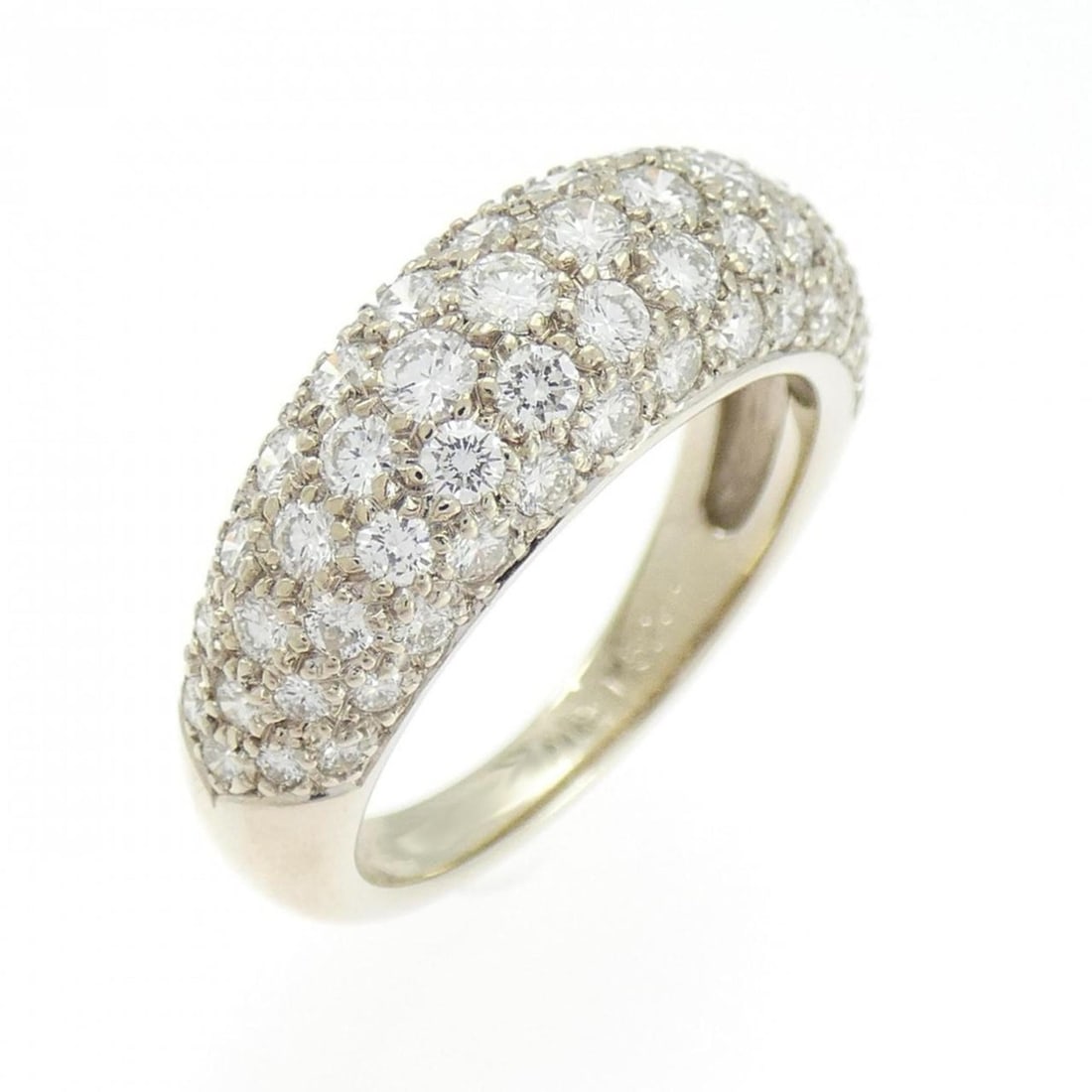 Van Cleef & Arpels Diamond Ring 1.52CT: --- Catalog ---Category: SizeWidth: 7.4mm / 0.29''Weight: 6g / 0.21oz.JP Size: 13.5US Size: 6.5Category: DesignType: Band ringStone: DiamondGender: WomenMaterial: White gold (18K)Weight (ct.): 1.52Cat