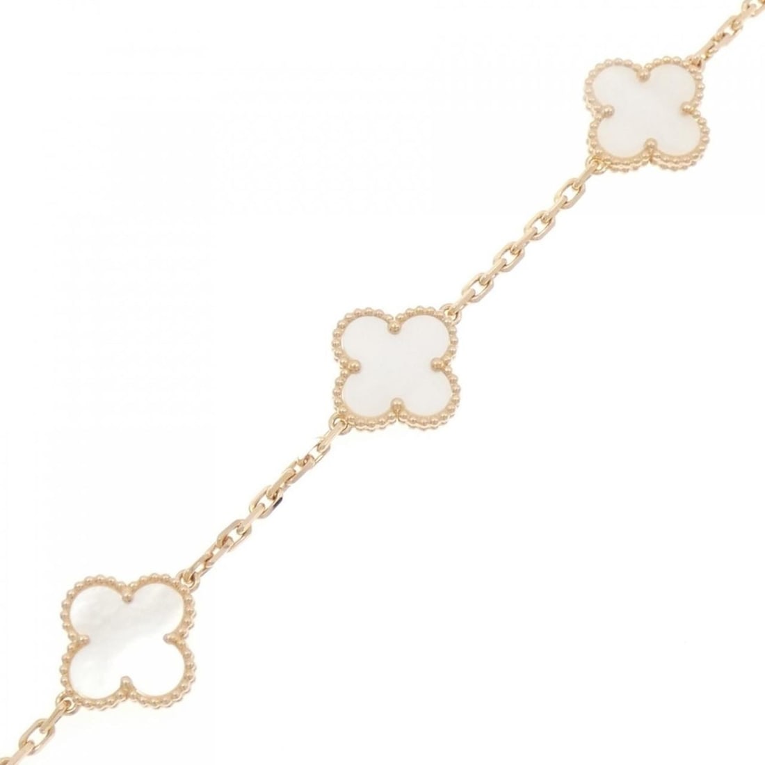 Van Cleef & Arpels Vintage Alhambra 5 Motif Bracelet: --- Catalog ---Category: SizeLength: 19cm / 7.48''Category: DesignType: Charm braceletColor: Pink goldStone: Mother of pearlGender: WomenMaterial: Pink gold (18K)Category: GeneralMPN: VCARA41800Brand: