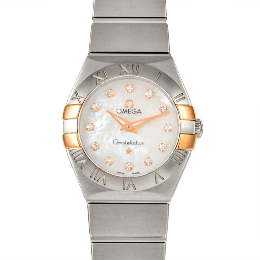 Omega Constellation 123.20.24.60.55.00?5 Women's Quartz Watch with White Shell Dial, Two-tone Silver: --- Catalog ---Category: SizeWrist Size: 16.5cm / 6.49''Case Diameter: 24mm / 0.94''Category: DesignType: WristwatchGender: WomenColor (Dial): White shellMaterial (Band): Stainless steelMaterial (Case