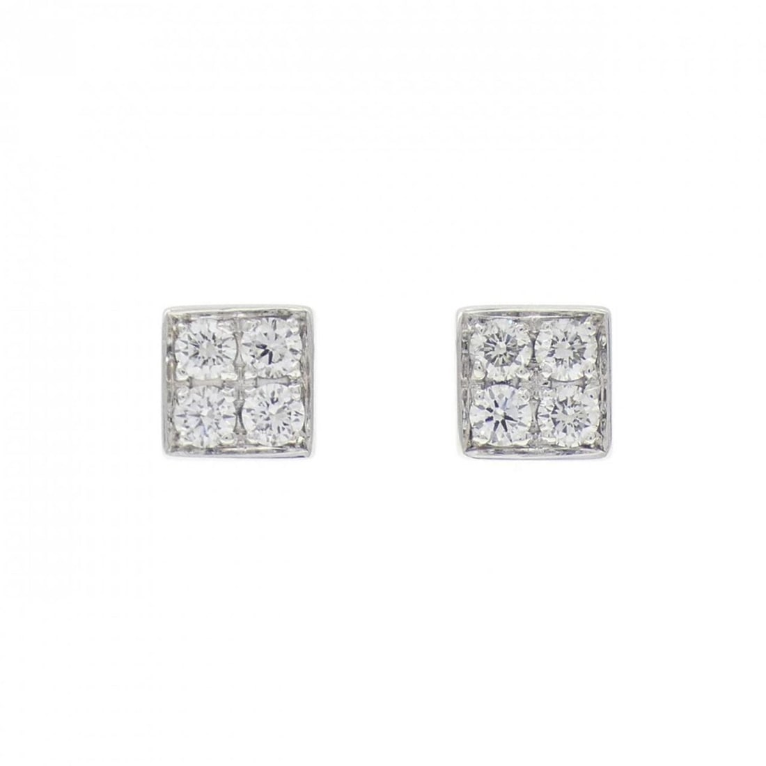 Bvlgari Lucia Earrings: --- Catalog ---Category: SizeSize (HxWxD): 6.30mm x 6.30mm / 0.25'' x 0.25''Category: DesignType: Stud earringsColor: White goldStone: DiamondGender: WomenMaterial: White gold (18K)Category: GeneralBr