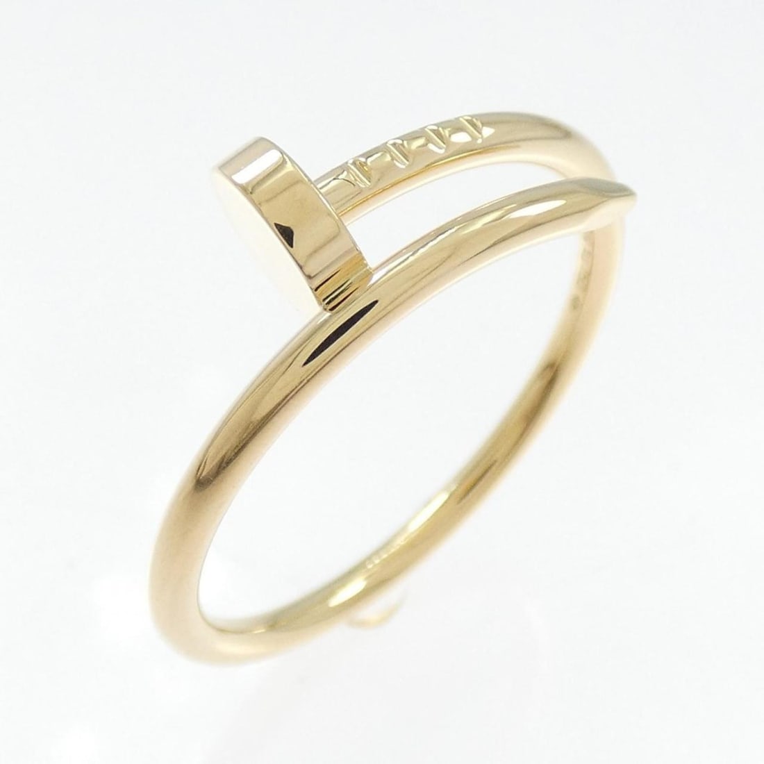 Cartier Juste un Clou small ring: --- Catalog ---Category: SizeUS Size: 9.5Brand Size: 59Category: DesignType: Band ringGender: Men,WomenMaterial: Yellow gold (18K)Category: GeneralMPN: B4225900Brand: Cartier--- Item List ---Section: