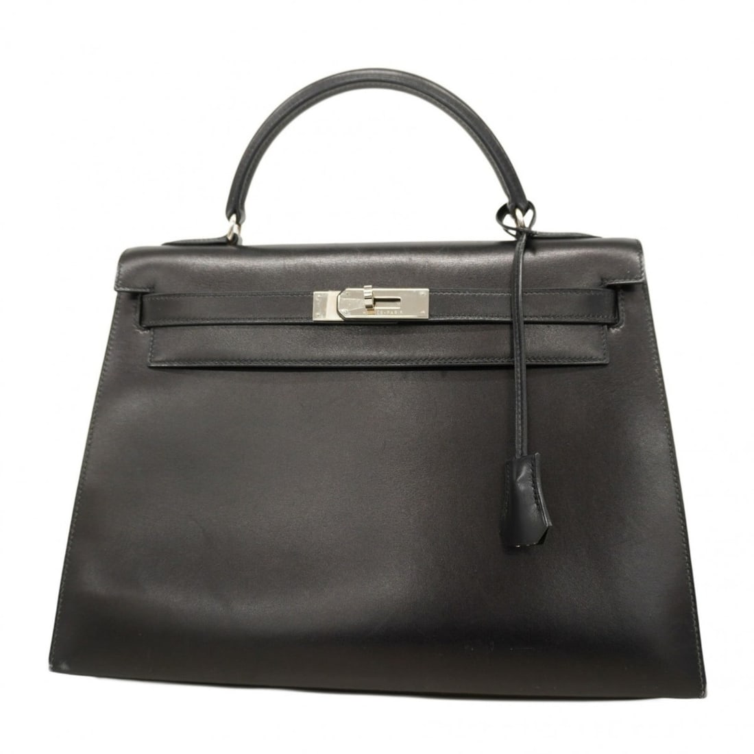 Hermes Hermès Kelly 32 Handbag, Box Calf Leather, Black, C Stamp, Women's, P1977259: --- Catalog ---Category: SizeSize (HxWxD): 23cm x 32.5cm x 12cm / 9.05'' x 12.79'' x 4.72''Category: DesignType: HandbagColor: BlackGender: WomenMaterial: Box calf leather Hardware Color: SilverCatego