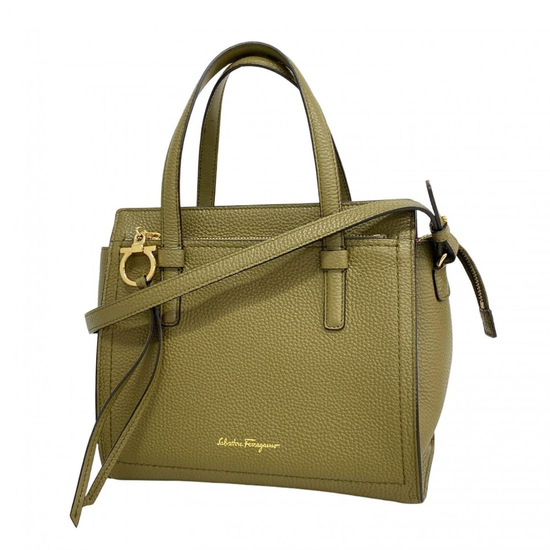Salvatore Ferragamo Gancini Amy Leather Tote Bag, Khaki, Women's, 2-Way P2015474: --- Catalog ---Category: SizeSize (HxWxD): 21cm x 23.5cm x 12cm / 8.26'' x 9.25'' x 4.72''Category: DesignType: Tote bagColor: KhakiGender: WomenMaterial: Leather Hardware Color: GoldCategory: General