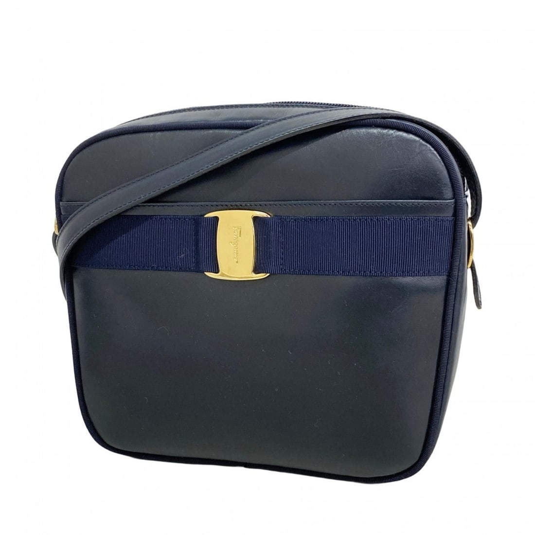 Salvatore Ferragamo Vara Leather Shoulder Bag in Navy and Black for Women: --- Catalog ---Category: SizeSize (HxWxD): 20cm x 21cm x 7.5cm / 7.87'' x 8.26'' x 2.95''Category: DesignType: Shoulder bagColor: Black, NavyGender: WomenMaterial: Leather Hardware Color: GoldCategory