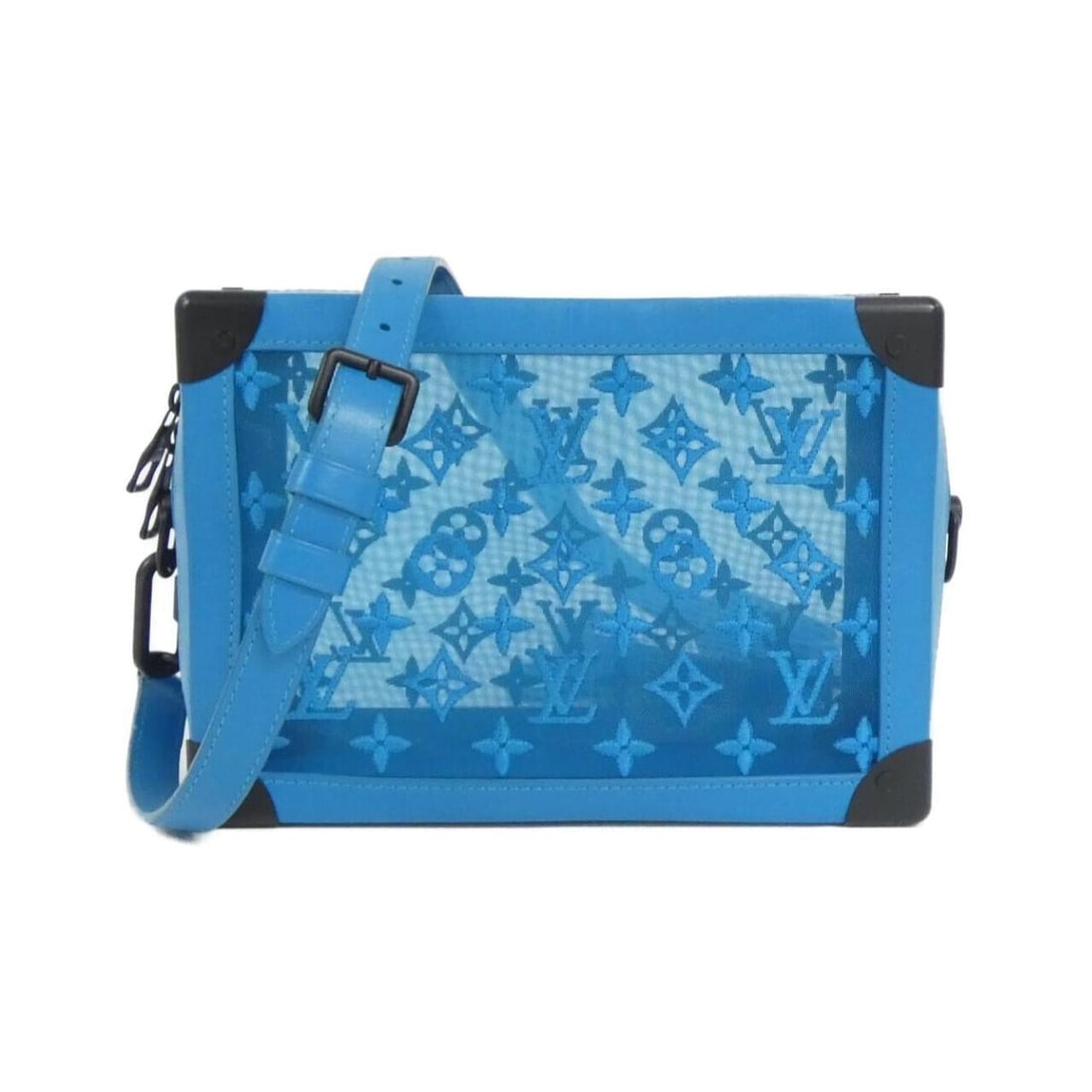 Louis Vuitton Monogram See-Through Soft Trunk 2020SS M45074 Shoulder Bag: --- Catalog ---Category: SizeSize (HxWxD): 18cm x 25cm x 10cm / 7.08'' x 9.84'' x 3.93''Category: DesignType: Shoulder bagColor: TurquoiseGender: WomenMaterial: Leather , Nylon Leather/Fur Type: Calf