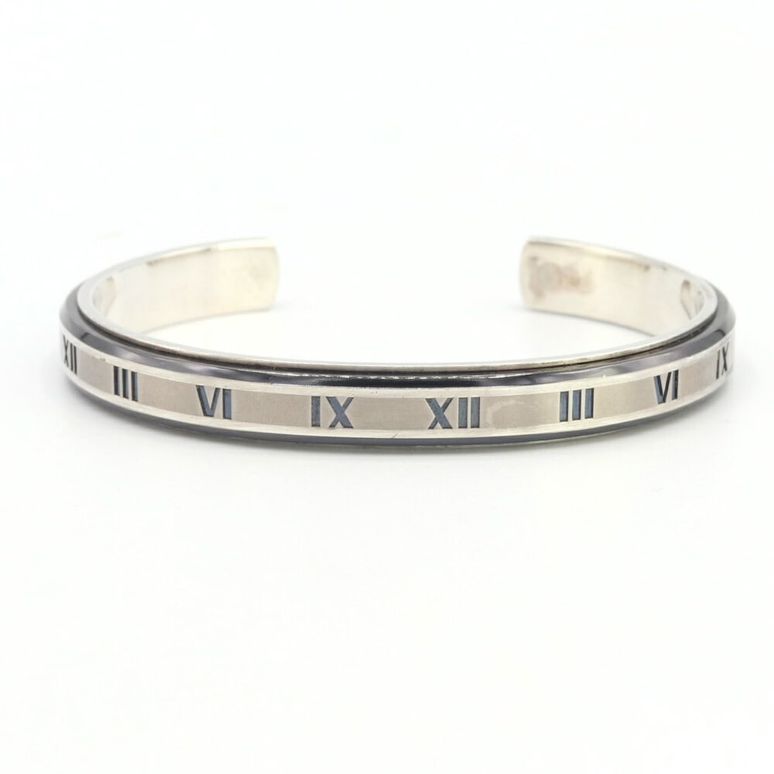 Tiffany Atlas Sterling Silver 925 Titanium Bracelet Cuff for Men and Women, TIFFANY & CO: --- Catalog ---Category: SizeWidth: 8.5cm / 3.34''Length: 18.5cm / 7.28''Category: DesignType: BangleGender: Men,WomenMaterial: Sterling silver 925Category: GeneralLine: AtlasBrand: Tiffany--- Item Li
