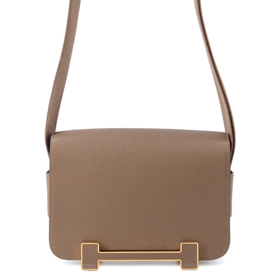 Hermes Geta Shoulder Bag, Etoupe/Chevre Mysore, B Stamp, Bag: --- Catalog ---Category: SizeSize (HxWxD): 14cm x 20cm x 6cm / 5.51'' x 7.87'' x 2.36''Category: DesignType: Shoulder bagColor: Etoupe grayGender: WomenMaterial: Chevre myzore leather Hardware Color: