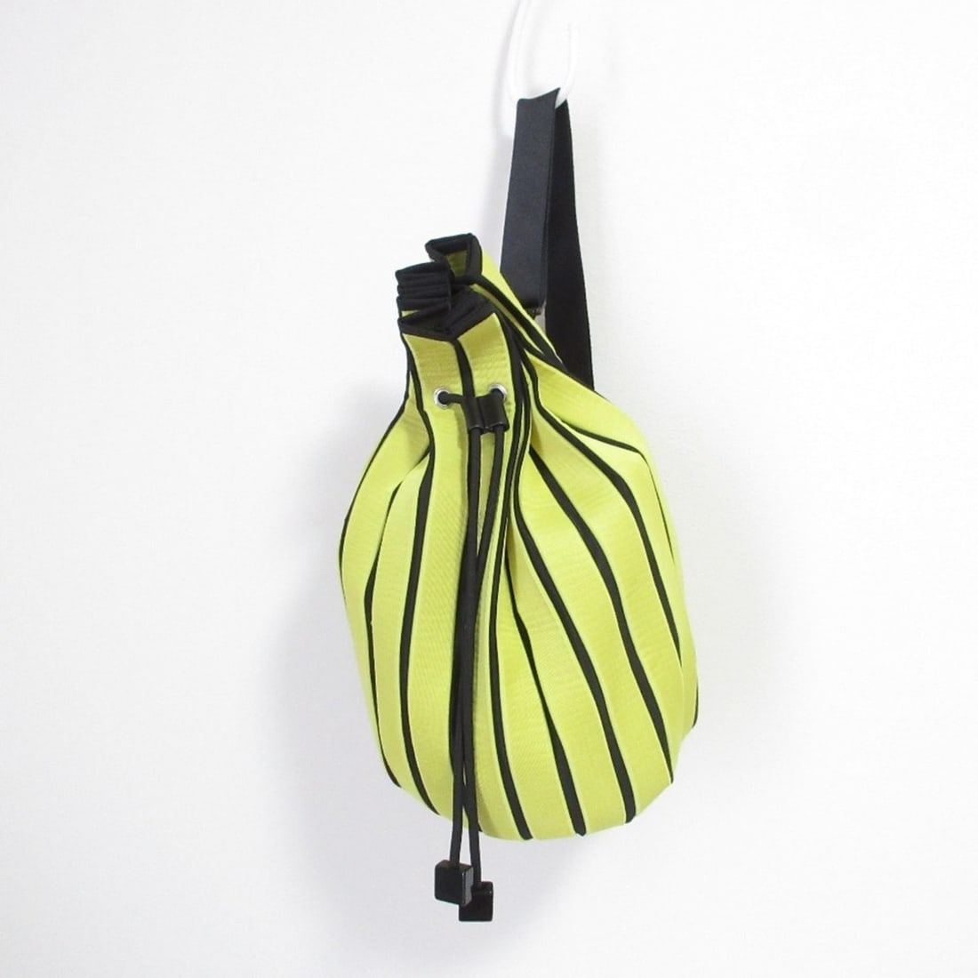 ISSEY MIYAKE Striped Drawstring Shoulder Bag IM02AG561 Yellow Women's (1 of 20)