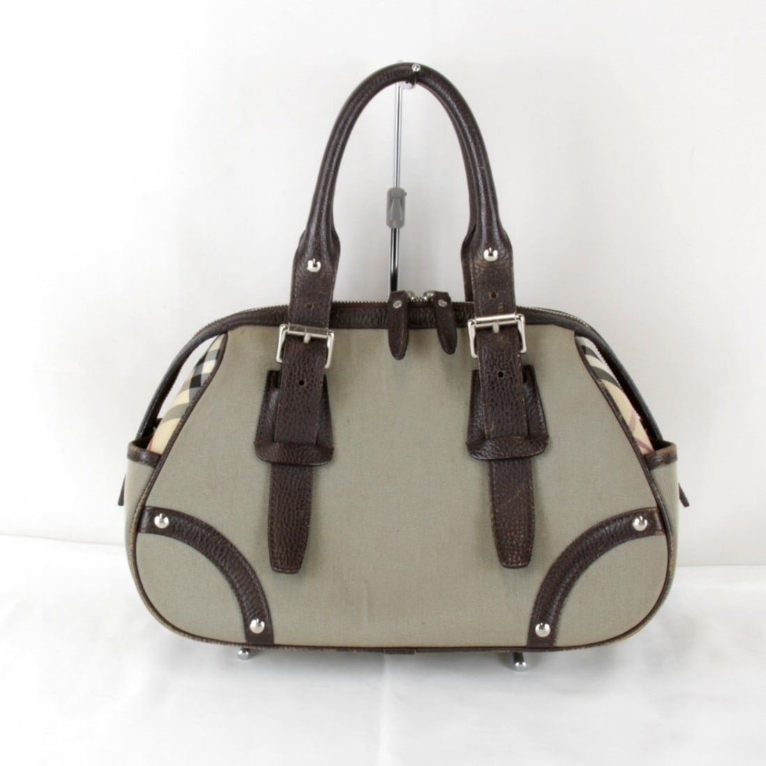 BURBERRY handbag canvas brown: --- Catalog ---Category: SizeSize (HxWxD): 21cm x 30cm x 15cm / 8.26'' x 11.81'' x 5.9''Strap Length: 43cm / 16.92''Category: DesignType: HandbagColor: BrownGender: WomenClosure: ZipperMaterial: Canva