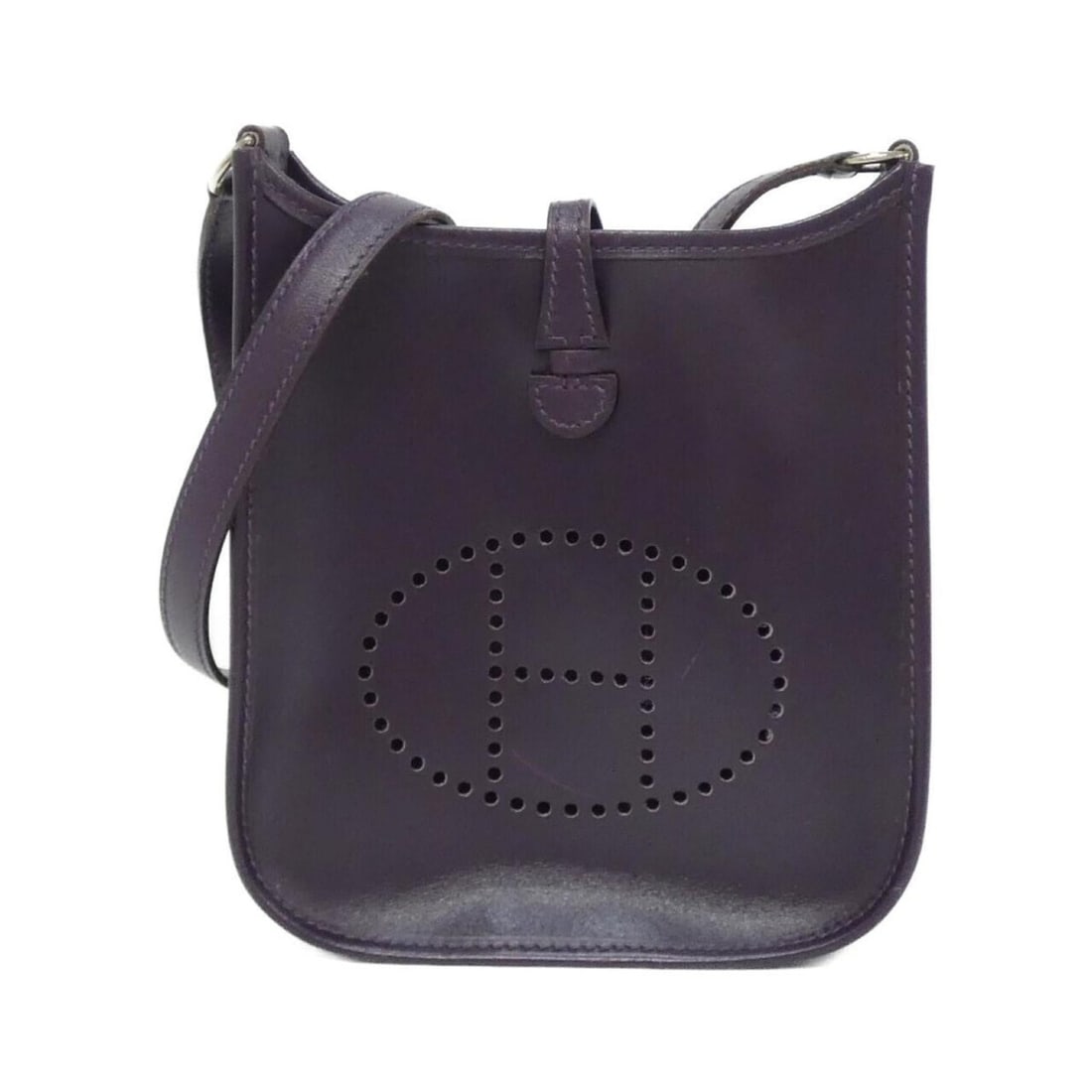 Hermes Hermès Evelyn 16cm Shoulder Bag: --- Catalog ---Category: SizeSize (HxWxD): 18cm x 17cm x 5cm / 7.08'' x 6.69'' x 1.96''Category: DesignType: Shoulder bagColor: RaisinGender: Men,WomenMaterial: Leather Hardware Color: SilverLeather/F