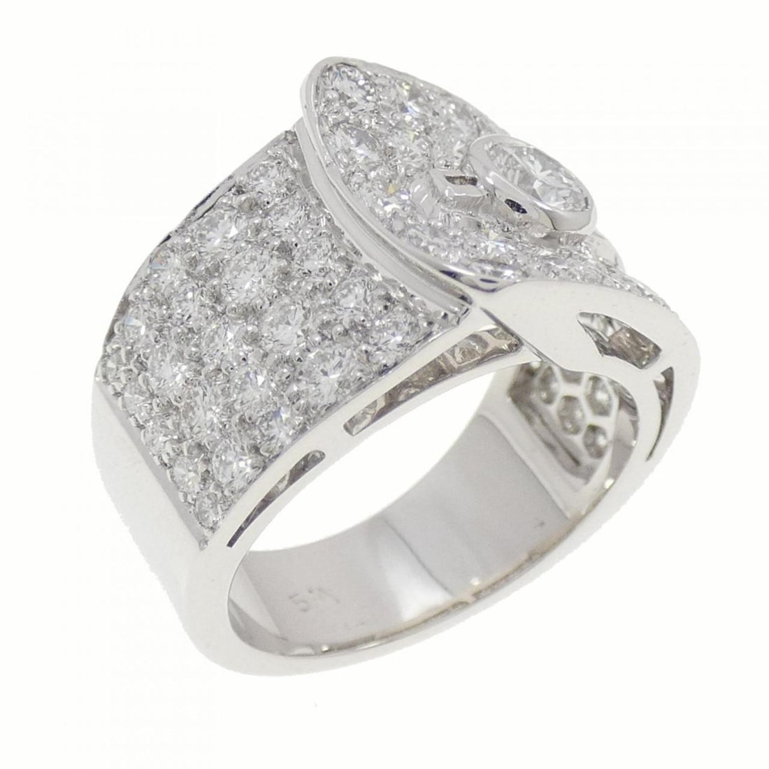 Van Cleef & Arpels Mignola Ring: --- Catalog ---Category: SizeUS Size: 6Brand Size: 51Category: DesignType: Band ringStone: DiamondGender: WomenMaterial: White gold (18K)Category: GeneralBrand: Van Cleef & Arpels--- Item List ---Sect