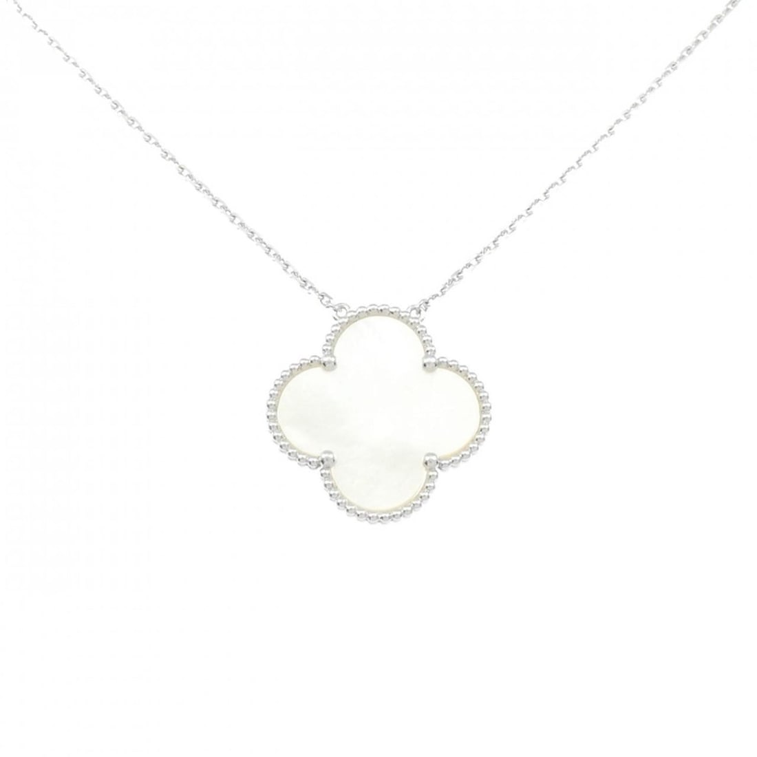 Van Cleef & Arpels Magic Alhambra Necklace: --- Catalog ---Category: SizePendant Size: 26.8mm x 26.8mm / 1.05'' x 1.05''Neck Circumference: 43 cm - 47 cm / 16.92'' - 18.5''Category: DesignGender: WomenMaterial: White gold (18K)Pendant Type: Pen