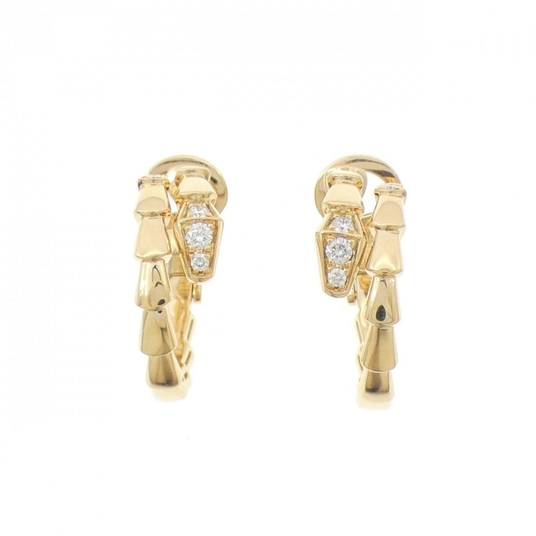 Bvlgari Serpenti Viper Earrings: --- Catalog ---Category: SizeSize (HxWxD): 21.20mm x 7.40mm / 0.83'' x 0.29''Category: DesignType: Half hoop earringsColor: Yellow goldStone: DiamondGender: WomenMaterial: Yellow gold (18K)Category: G