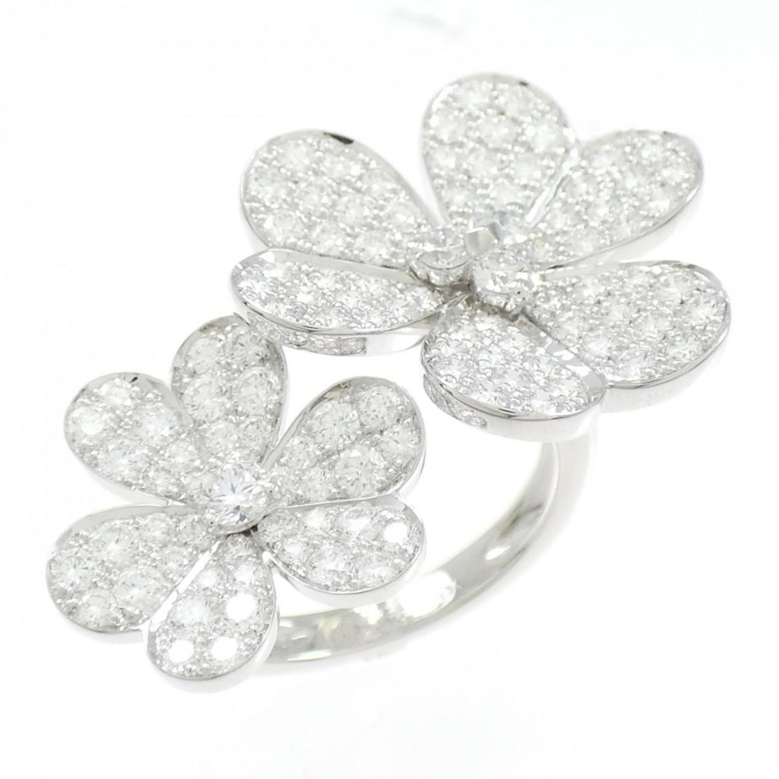 Van Cleef & Arpels Frivole Entree Les Doors Ring: --- Catalog ---Category: SizeUS Size: 7Brand Size: 54Category: DesignType: Band ringColor: White goldStone: DiamondGender: WomenMaterial: White gold (18K)Category: GeneralBrand: Van Cleef & Arpels---