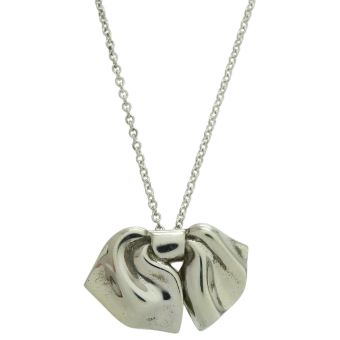 Tiffany Vintage Bow Ribbon Sterling Silver Necklace 1530: --- Catalog ---Category: SizePendant Size: 21mm x 25mm / 0.82'' x 0.98''Neck Circumference: 46 cm / 18.11''Category: DesignColor: SilverGender: WomenMaterial: Silver 925Necklace Type: NecklaceCategory