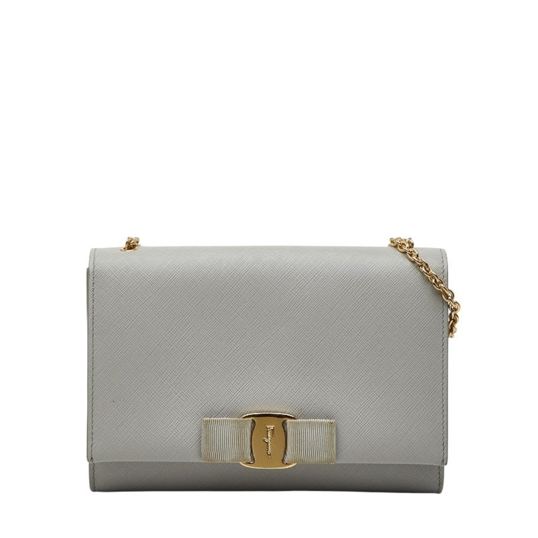 Salvatore Ferragamo Vara Ribbon Chain Shoulder Bag AU22-B558 Gray Leather Women's: --- Catalog ---Category: SizeSize (HxWxD): 13.5cm x 19cm x 4cm / 5.31'' x 7.48'' x 1.57''Category: DesignType: Shoulder bagColor: GrayGender: WomenMaterial: Leather Category: GeneralMPN: AU22-B558Bran