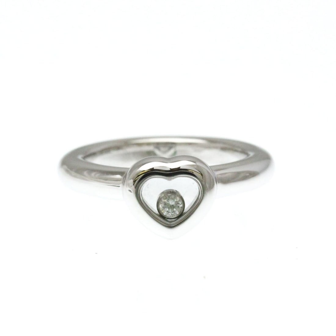 Chopard Happy Diamond Heart 82/2889-20 White Gold (18K) Fashion Diamond Band Ring Silver: --- Catalog ---Category: SizeWidth: 3mm / 0.12''Weight: 7.8g / 0.27oz.JP Size: 9US Size: 5Stone Size (HxW): 8.00mm x 9.00mm / 0.31'' x 0.35''Category: DesignType: Band ringColor: SilverMetal: White Go