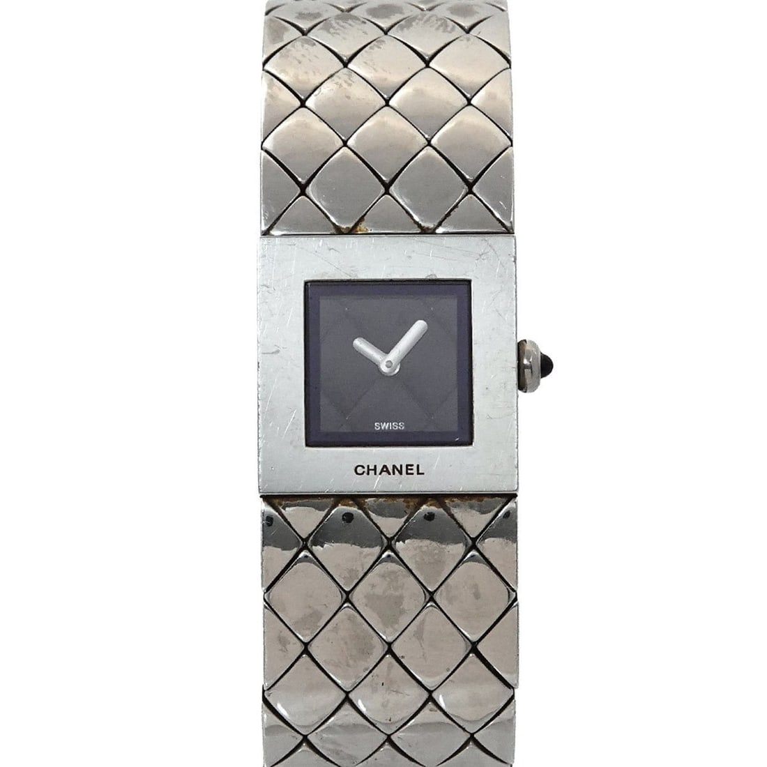 CHANEL Matelasse H0009 Women's Black Quartz Watch: --- Catalog ---Category: SizeWrist Size: 15.5cm / 6.1''Case Diameter: 19mm / 0.75''Category: DesignType: WristwatchGender: WomenColor (Dial): BlackMaterial (Band): Stainless steelMaterial (Case): Stai