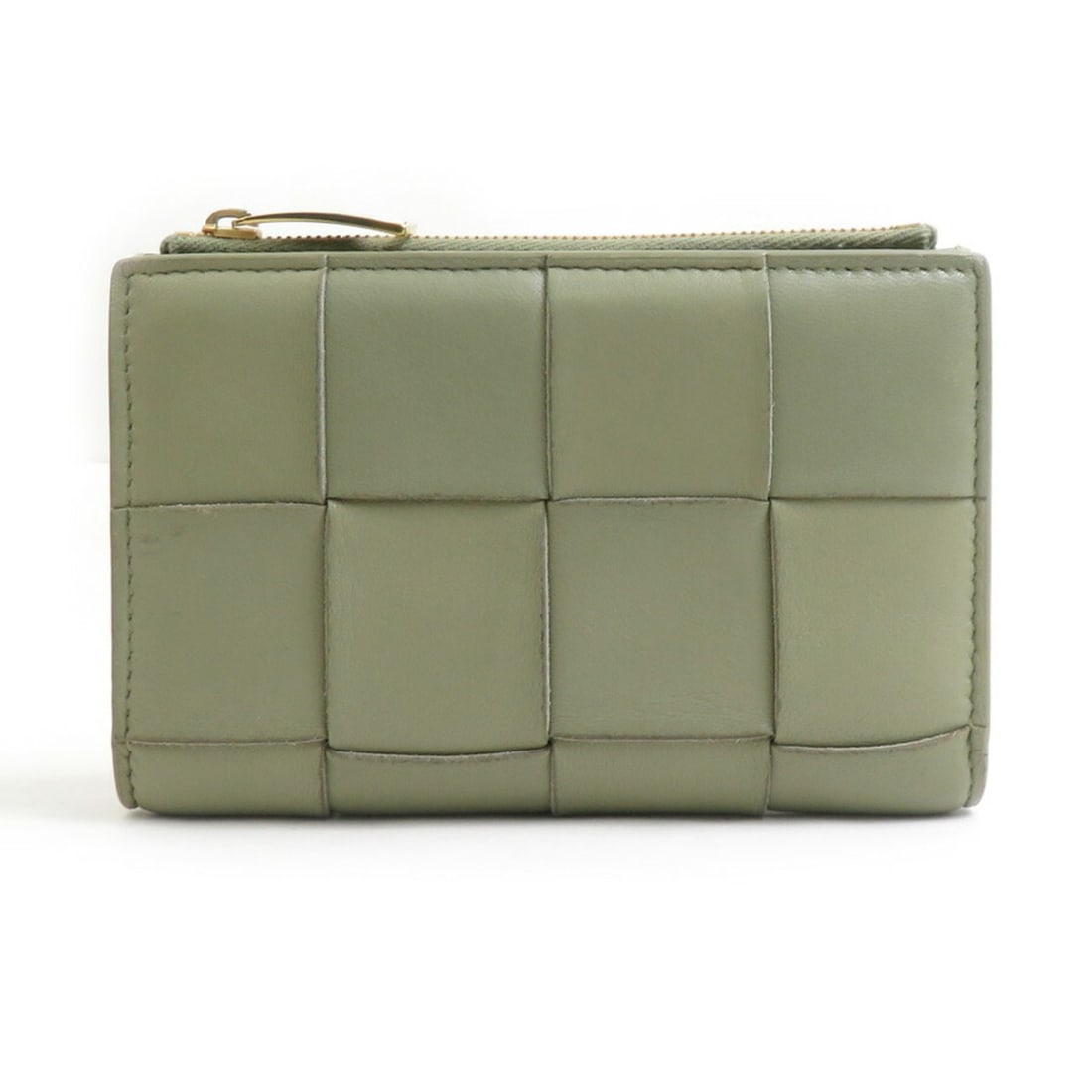 Bottega Veneta Women's Green Leather Bi-fold Wallet r10926g: --- Catalog ---Category: SizeSize (HxWxD): 14.3cm x 19cm x 1.5cm / 5.62'' x 7.48'' x 0.59''Category: DesignType: Wallet (bi-fold)Color: GreenGender: WomenMaterial: Leather Category: GeneralBrand: Bott